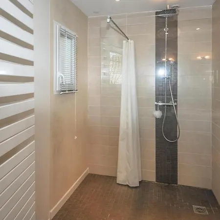3 Bedroom Lovely In *
