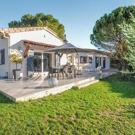 Holiday home 3 Bedroom Lovely In Peymeinade