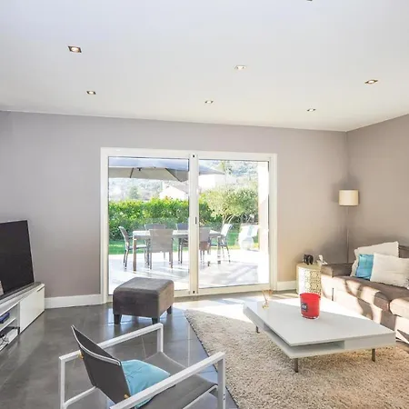3 Bedroom Lovely In Holiday home Peymeinade